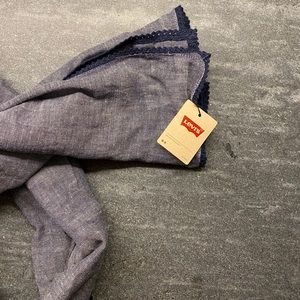 NWT Levi’s Scarf